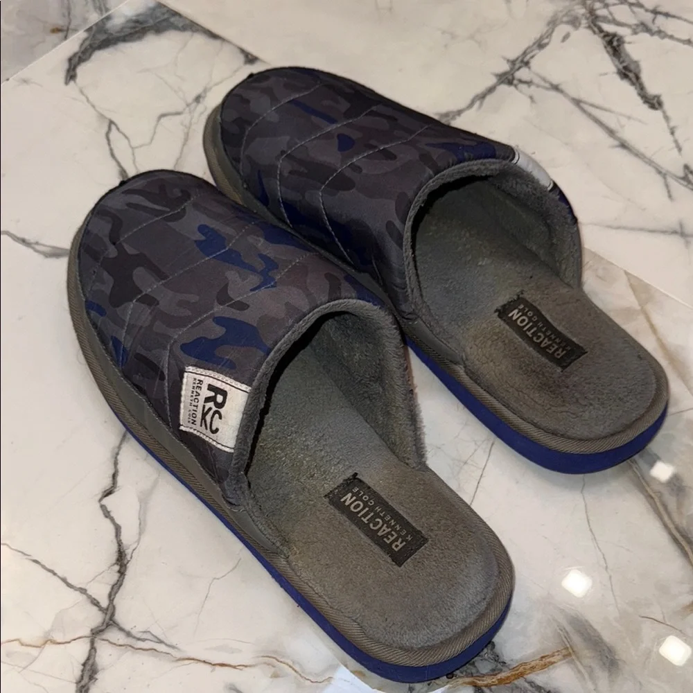 Kenneth Cole REACTION Commet mens Slide Sandal